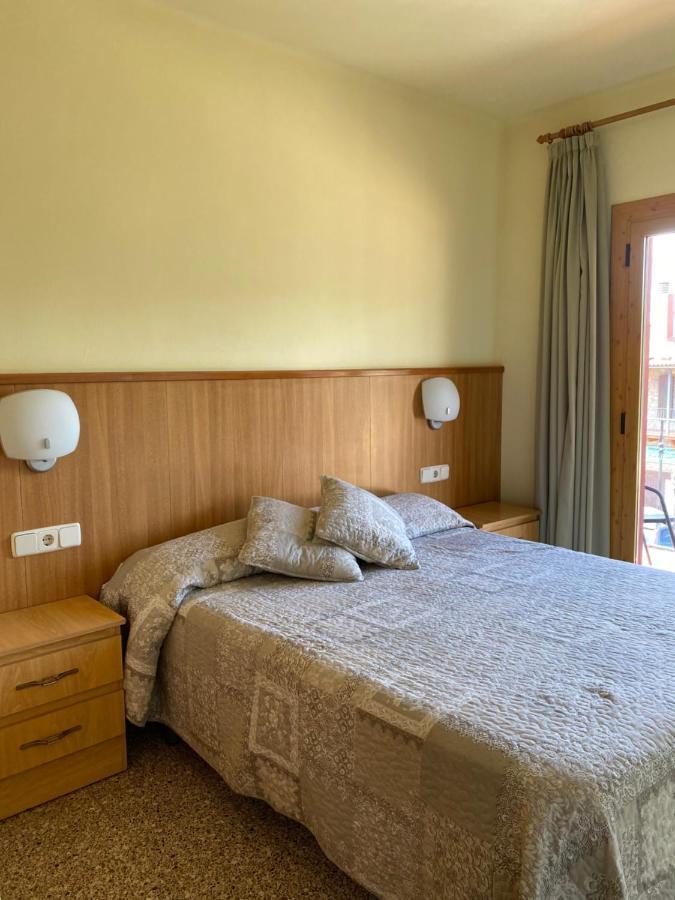 Hostal Alt Llobregat Castellar De N'Hug Εξωτερικό φωτογραφία
