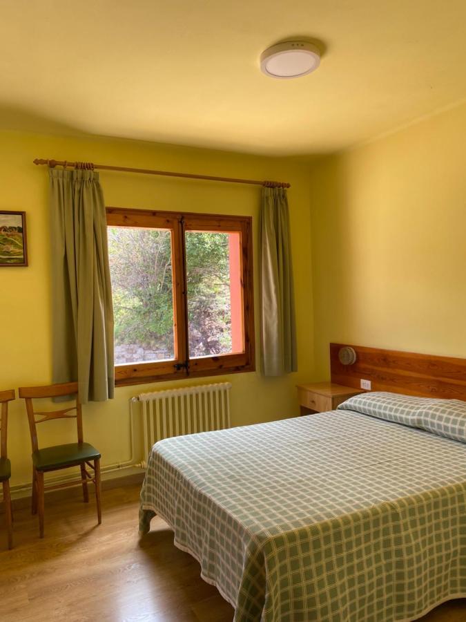 Hostal Alt Llobregat Castellar De N'Hug Εξωτερικό φωτογραφία